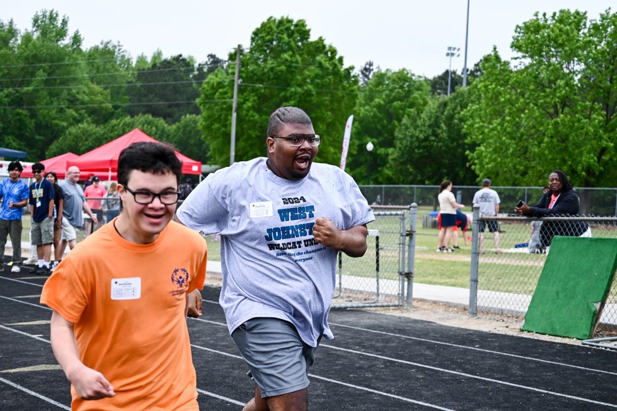 Tijay Everette racing to the finish line